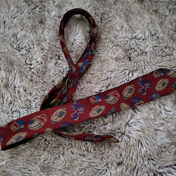 Michael James Vintage NFL Football Neck Tie NFC Division Made In USA - Picture 1 of 4